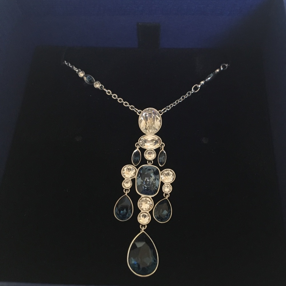 Swarovski diva pendent necklace